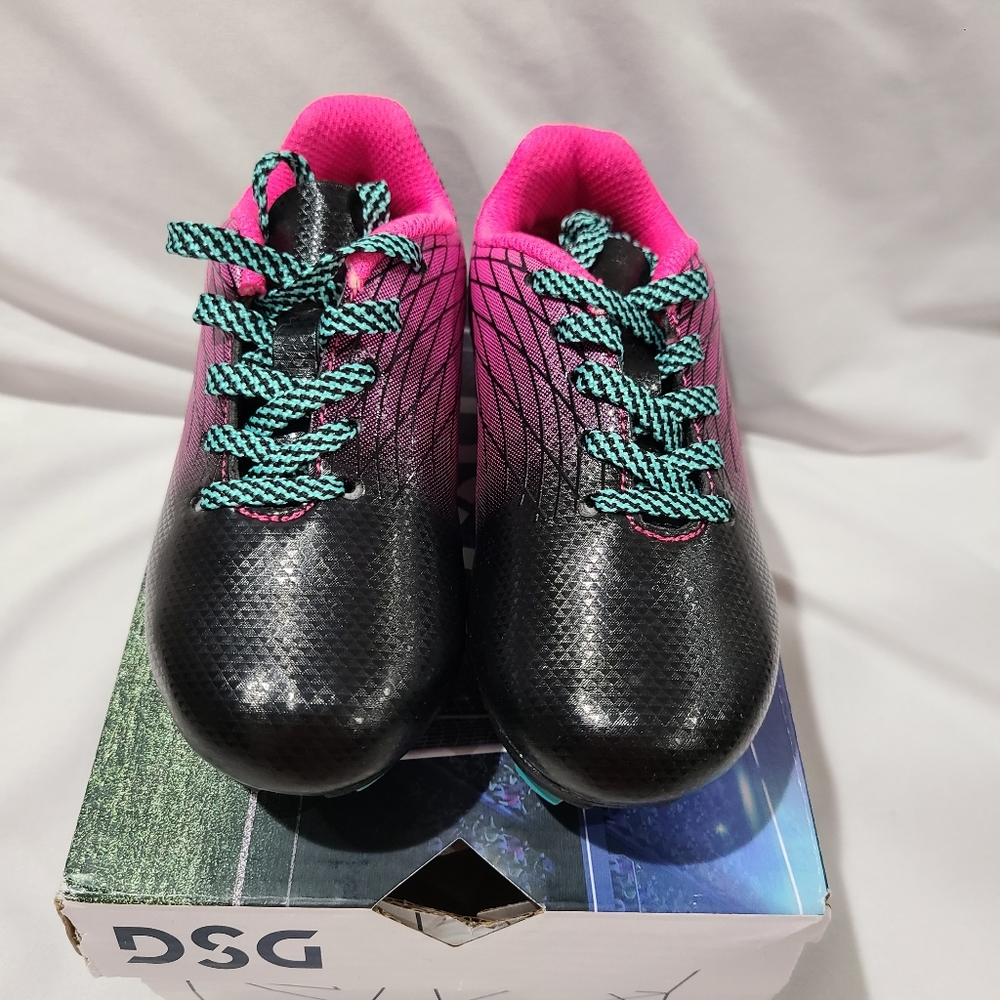 Dicks Sporting Goods DSG Youth Soccer Cleats - Picture 5 of 8